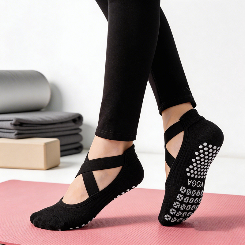 Medical Tape - Chaussettes de yoga antidérapantes pour femmes,